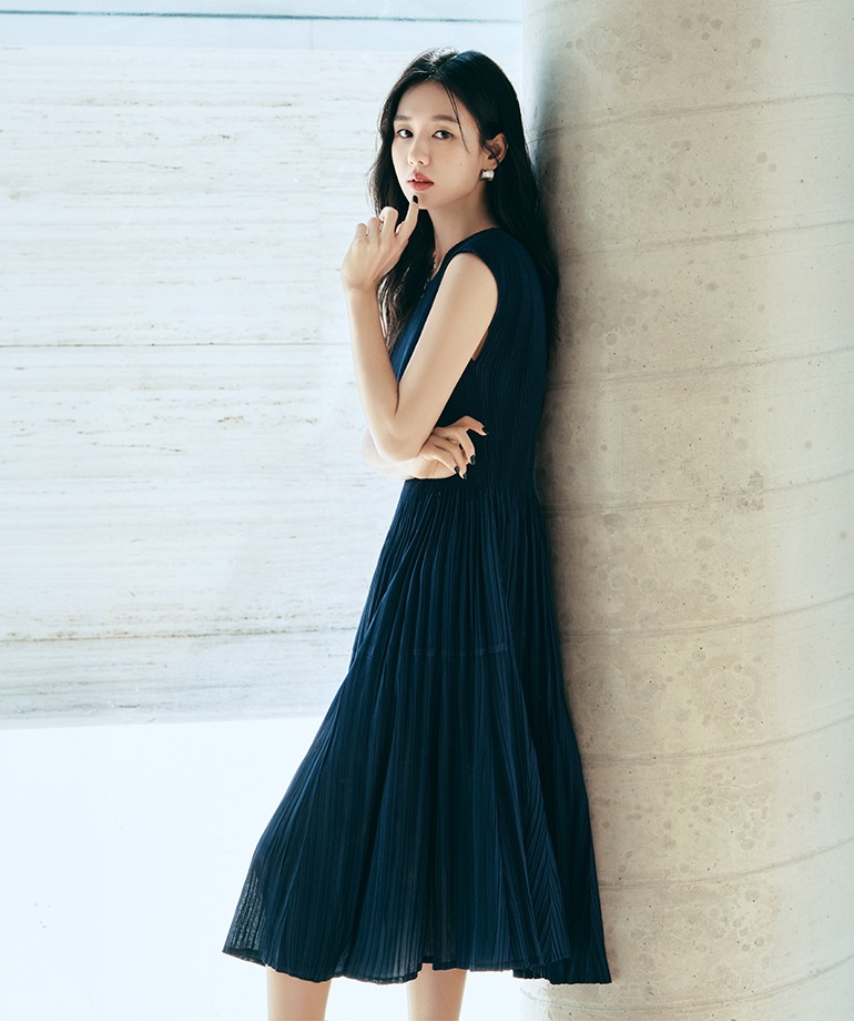 안은진 wearing PB021E